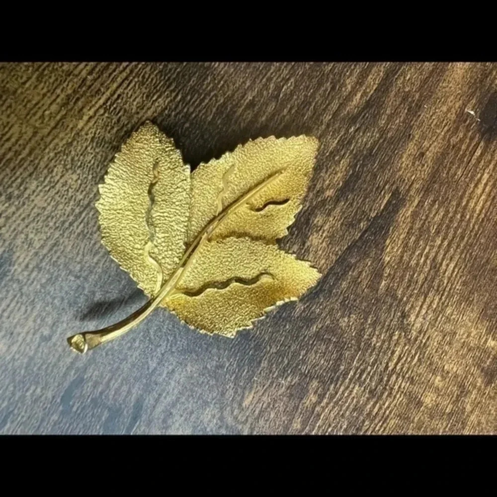 4/$25 
Benny Steinberg Vintage Leaf Brooch